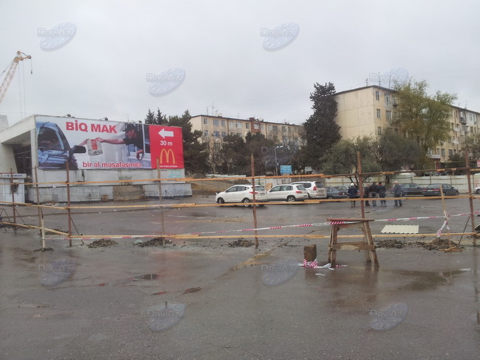 Закрыт основной вход на станцию метро "Мемар Аджеми" - ОБНОВЛЕНО - ФОТО