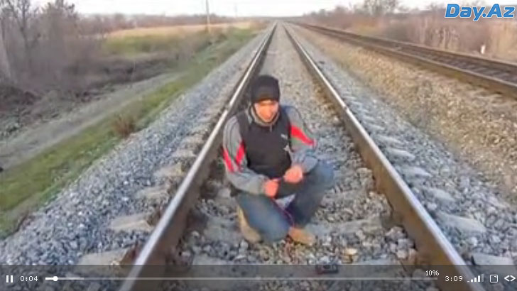 Как зарядить телефон от железной дороги - ВИДЕО