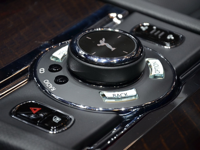 Коробка передач нового Rolls-Royce будет сверяться с картой местности - ФОТО