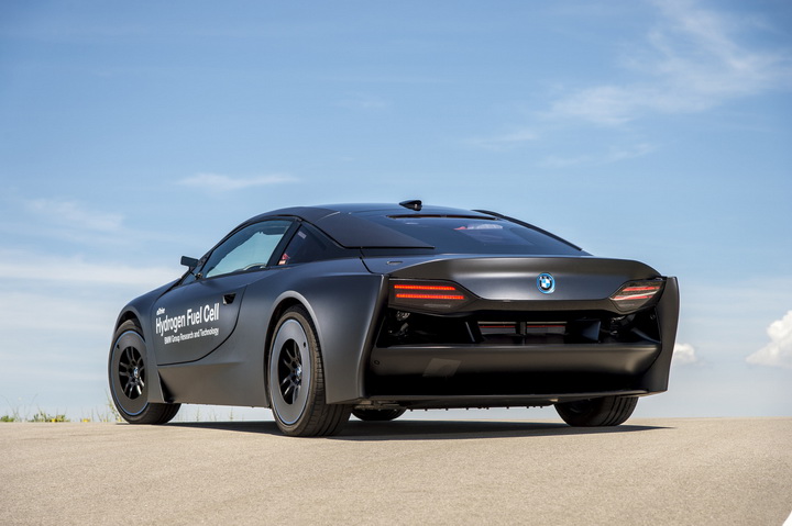 BMW представила водородные прототипы - ФОТО
