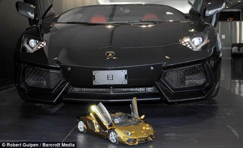Мини-Lamborghini из чистого золота за $320 тысяч - ФОТО