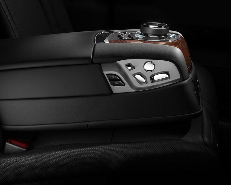 Коробка передач нового Rolls-Royce будет сверяться с картой местности - ФОТО