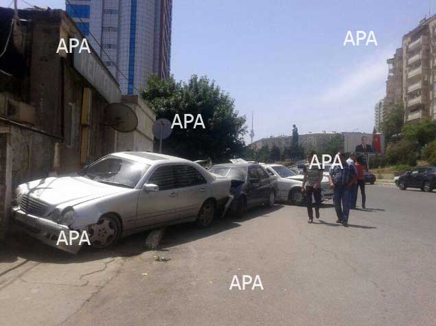 Paytaxtda avtobus maşınları biçə-biçə getdi - YENİLƏNİB - VİDEO - FOTO