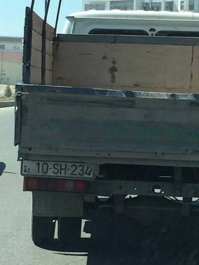 Bu maşınların nömrəsində Azərbaycan bayrağı yoxdur – SİYAHI - FOTO