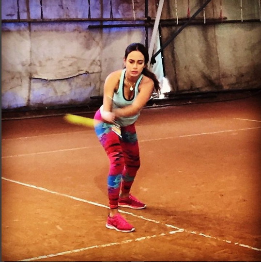 Açıq-saçıq İran qızları - FOTOLAR