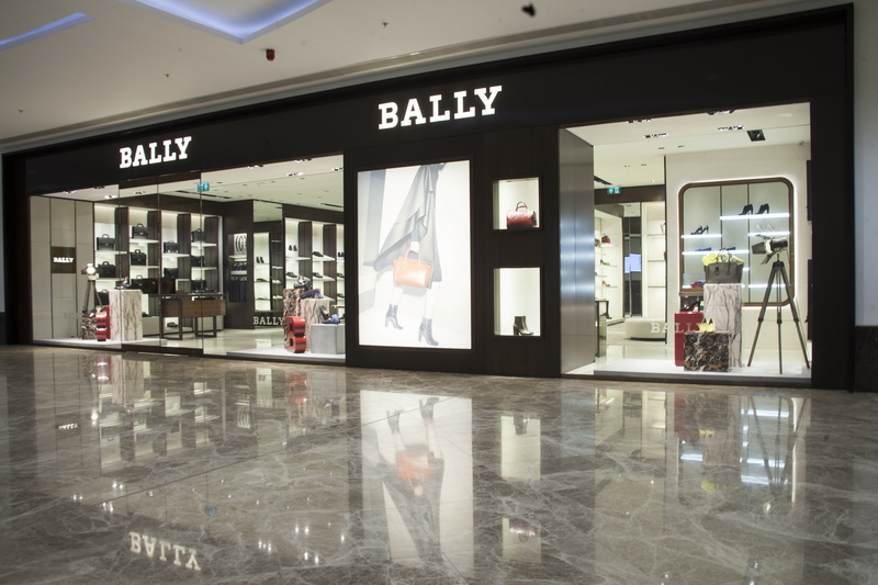 В Баку открылся первый магазин швейцарского бренда Bally - ФОТО