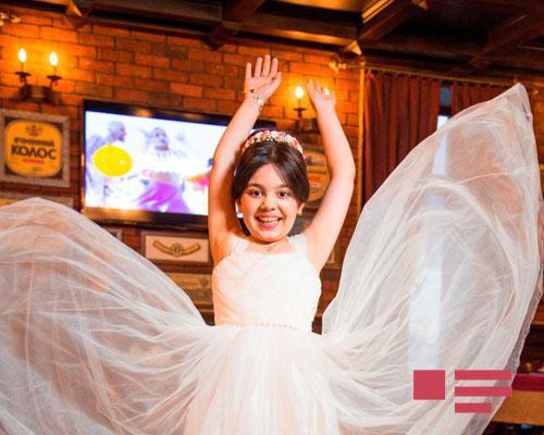 Известная телеведущая устроила себя яркий праздник - ФОТО