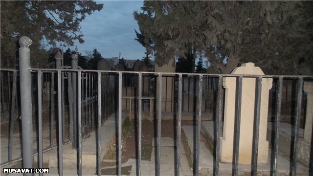 Bakıda ev qiymətinə məzar daşları... - FOTO