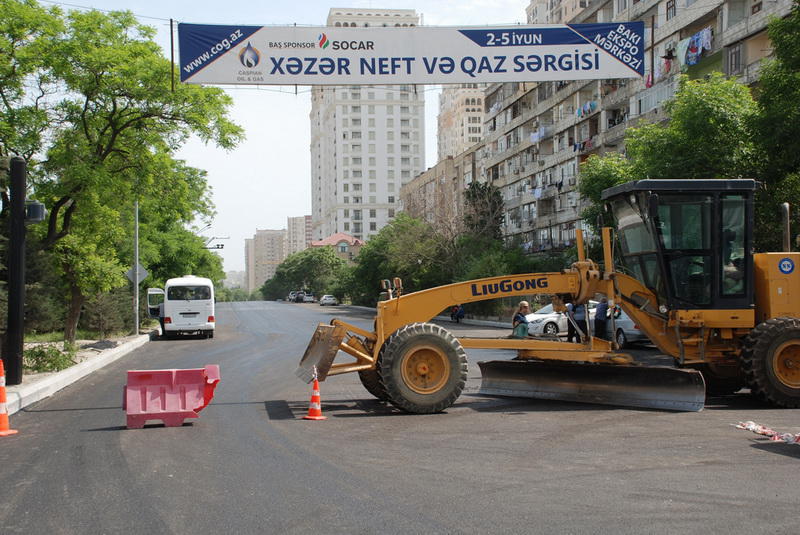 Bakıda bağlı yollardan biri açıldı - FOTO