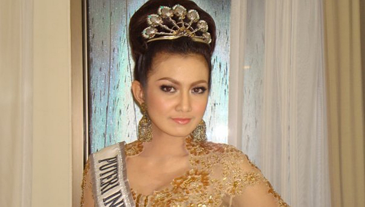 Трогательные истории людей, опоздавших на упавший самолет Air Asia – ФОТО