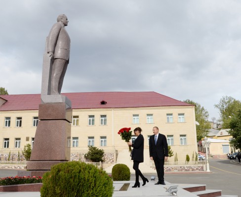 Поездка Президента Ильхама Алиева и его супруги Мехрибан Алиевой в Гянджу, Геранбойский, Дашкесанский районы и Нафталан - ОБНОВЛЕНО - ФОТО