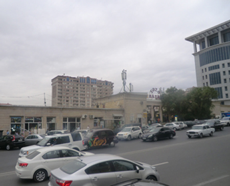 "Təzə bazar" iki hissəyə bölünüb - FOTO