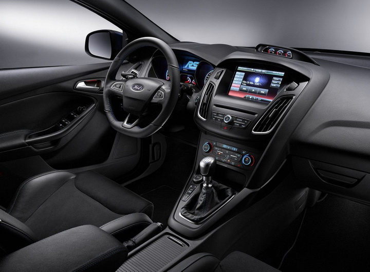 Ford посчитал лошадей под капотом своего самого мощного хэтчбека - ФОТО