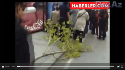 На Стамбул обрушился сильный ураган, есть разрушения - ОБНОВЛЕНО - ВИДЕО