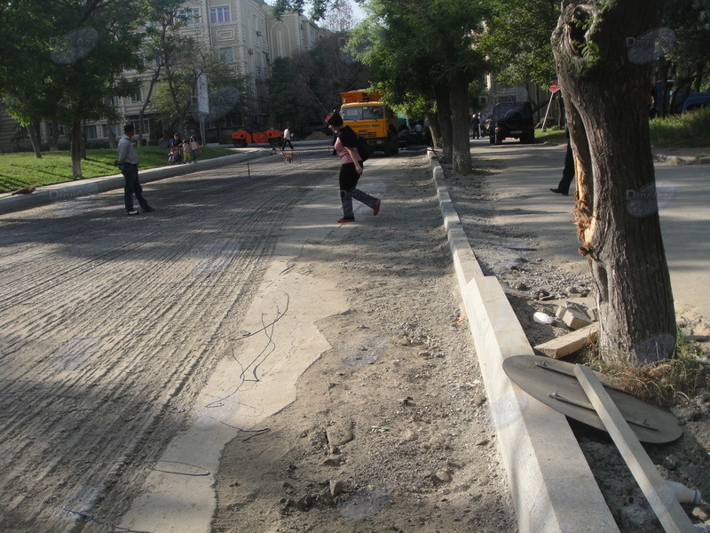 На ряде улиц Баку ограничено движение автомобилей – ФОТО