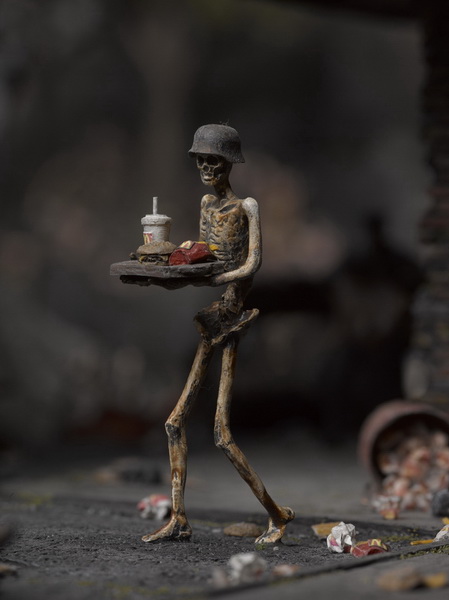 "Картинная галерея Day.Az": Эпатажные работы художников - ФОТО