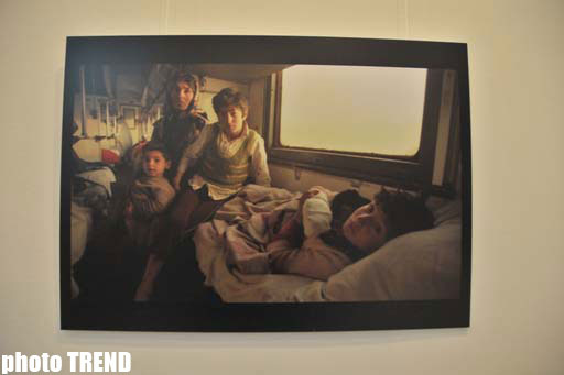 В Баку представлены работы французского фотографа о Ходжалинской трагедии - ОБНОВЛЕНО - ФОТО