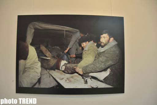 В Баку представлены работы французского фотографа о Ходжалинской трагедии - ОБНОВЛЕНО - ФОТО