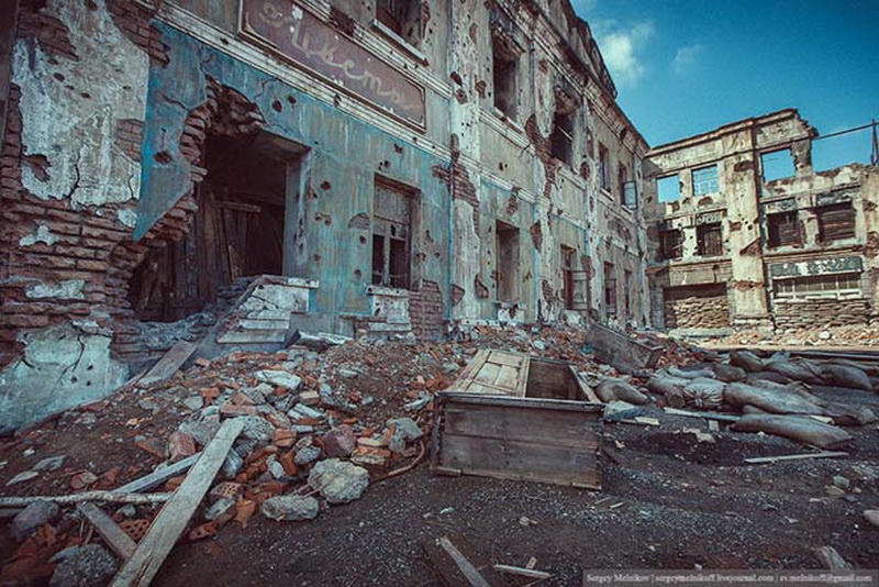 Декорации кварталов разрушенного Сталинграда - ФОТОСЕССИЯ