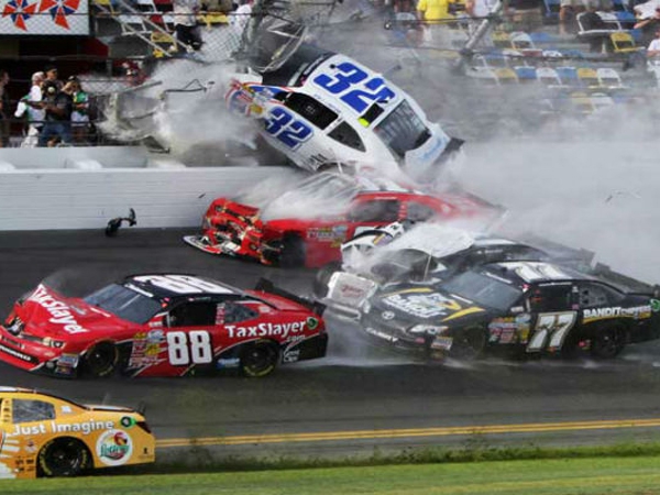 Самые страшные аварии на автогоноках NASCAR - ФОТОСЕССИЯ