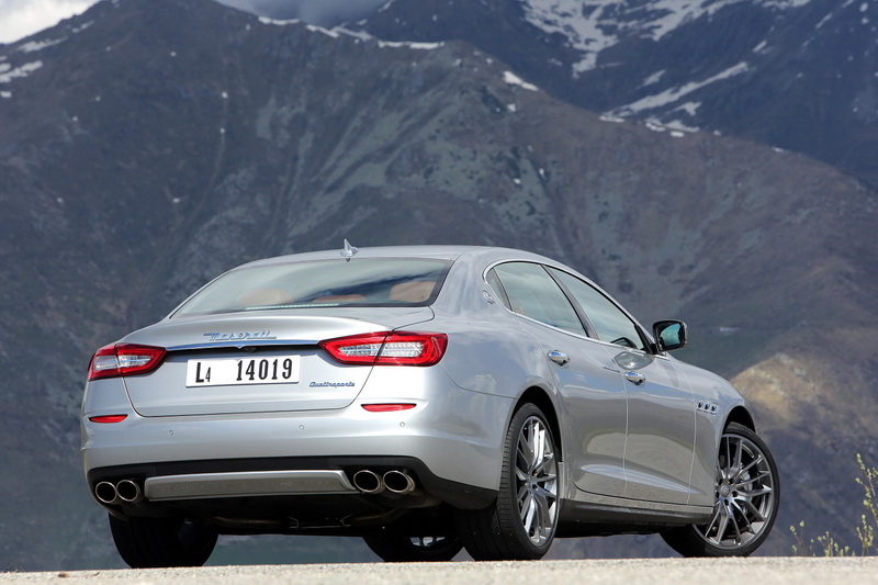 Maserati Quattroporte S преодолевает повороты спокойно и уверенно - ФОТО