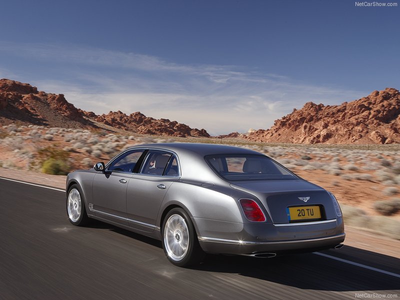 Новый роскошный седан Bentley 2013 года - ФОТОСЕССИЯ