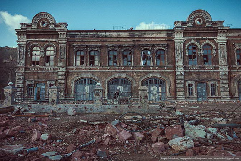 Декорации кварталов разрушенного Сталинграда - ФОТОСЕССИЯ