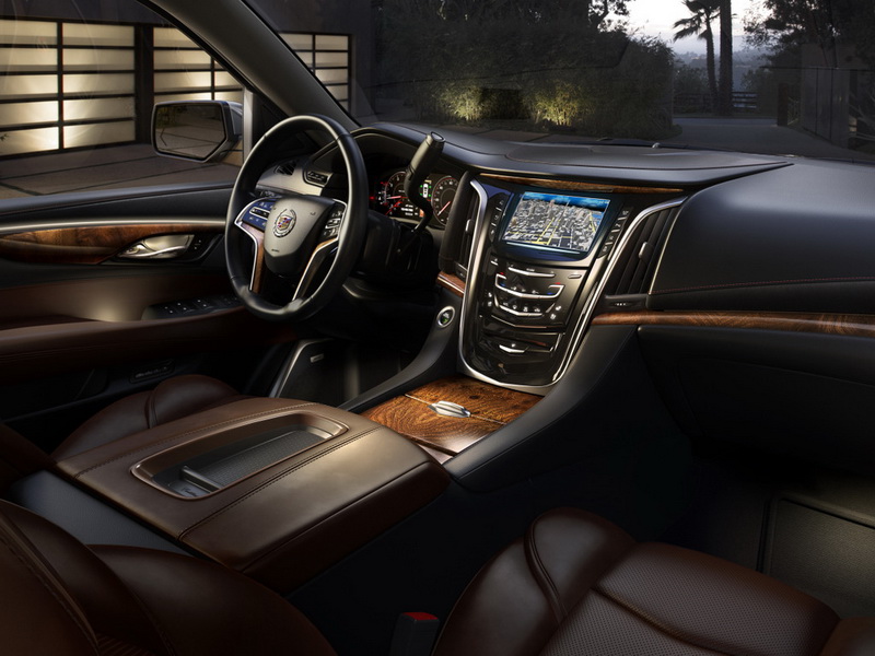 Новый Cadillac Escalade стал внедорожным лимузином - ФОТО