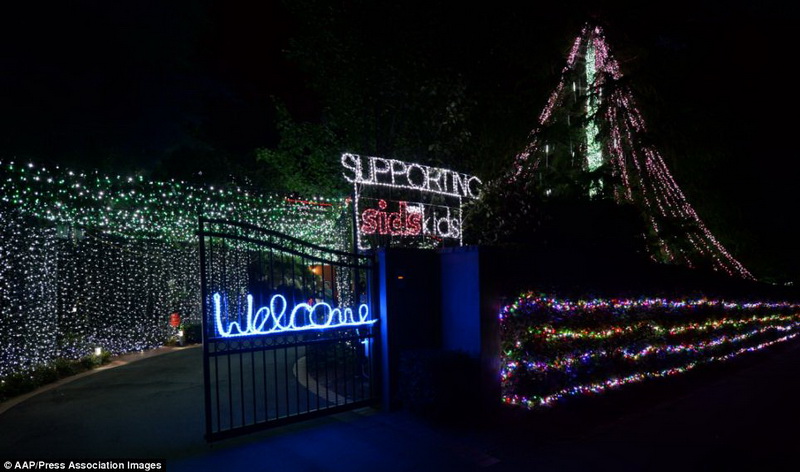 Дом в Австралии украсили самой длинной в мире гирляндой - ОБНОВЛЕНО - ФОТО