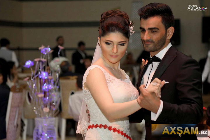 Azərbaycanlı müğənni evləndi – FOTO