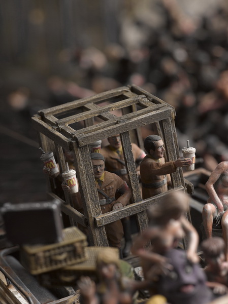 "Картинная галерея Day.Az": Эпатажные работы художников - ФОТО