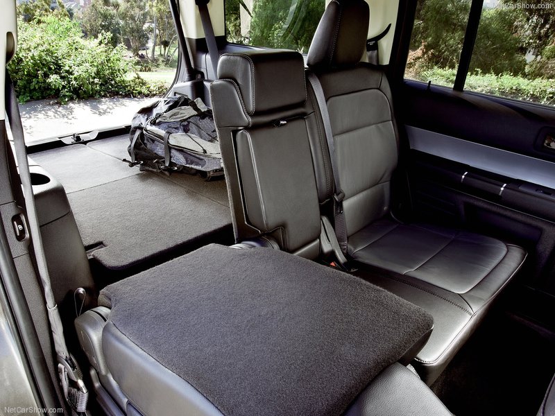Новый семиместный внедорожник Ford Flex 2013 года - ФОТОСЕССИЯ