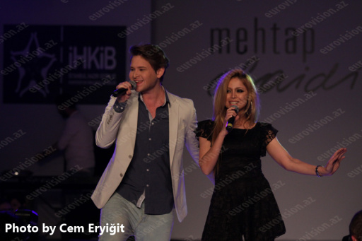 Победители "Евровидение 2011" удостоены специального приза в Турции - ФОТО
