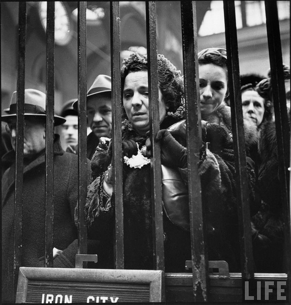 Прощание с возлюбленными. Пенсильванский вокзал. 1943 - ФОТОСЕССИЯ