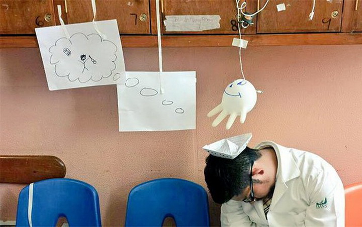 Врачи показали, насколько изнурительна их работа - ФОТОСЕССИЯ