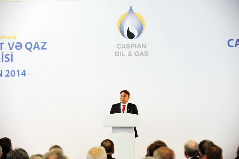 Президент Ильхам Алиев: "Нефтегазовый сектор Азербайджана из года в год расширяет свои возможности" - ОБНОВЛЕНО - ФОТО