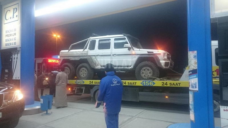 Таких машин в Баку еще не было: эксклюзивные авто на дорогах столицы - ОБНОВЛЕНО - ФОТО - ВИДЕО