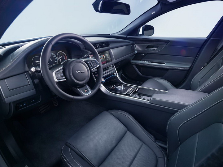 Jaguar рассекретил новое поколение седана XF - ФОТОСЕССИЯ