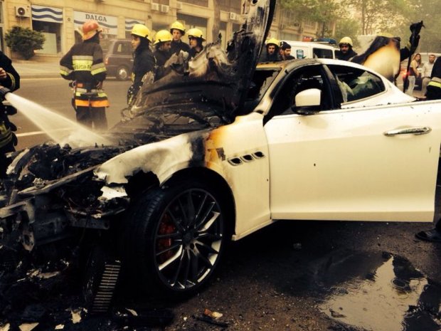 "Maserati" Bakıda yanan maşınını araşdıracaq - FOTO