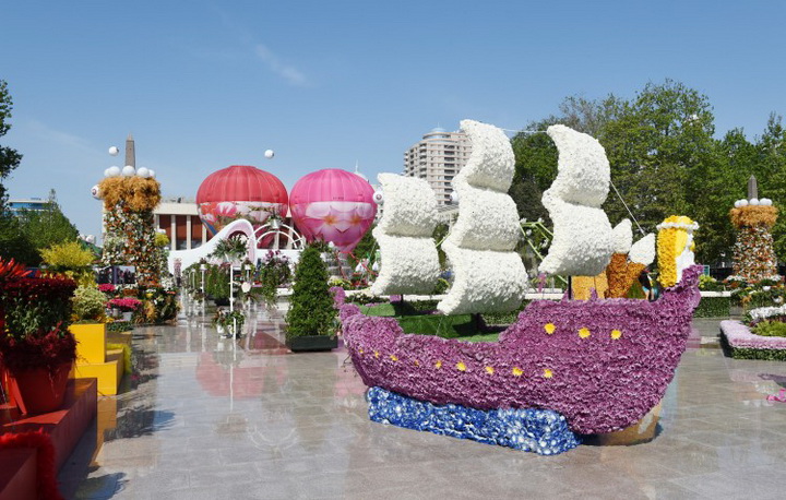 Президент Ильхам Алиев и его супруга Мехрибан Алиева приняли участие в Празднике цветов в Баку - ОБНОВЛЕНО - ФОТО - ВИДЕО