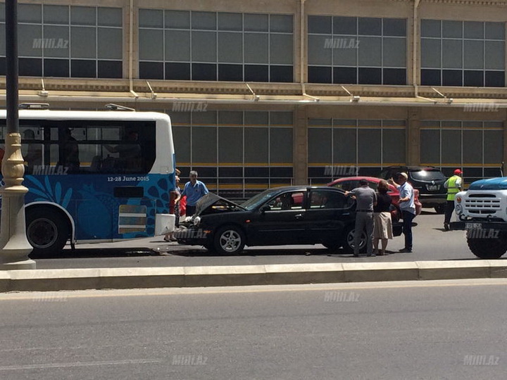 "Nissan" 3 adamı qana qəltan etdi - FOTO - VİDEO