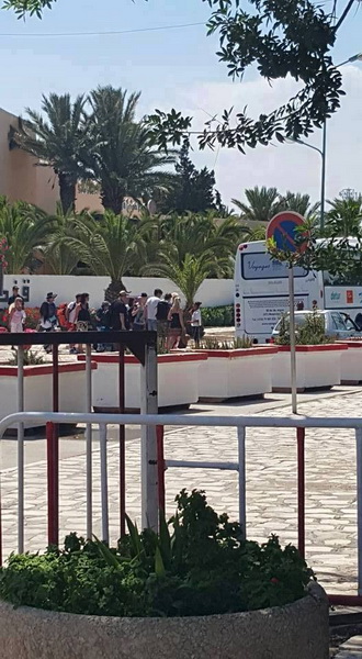 Террористы расстреляли десятки туристов в отеле Туниса - ОБНОВЛЕНО - ФОТО - ВИДЕО