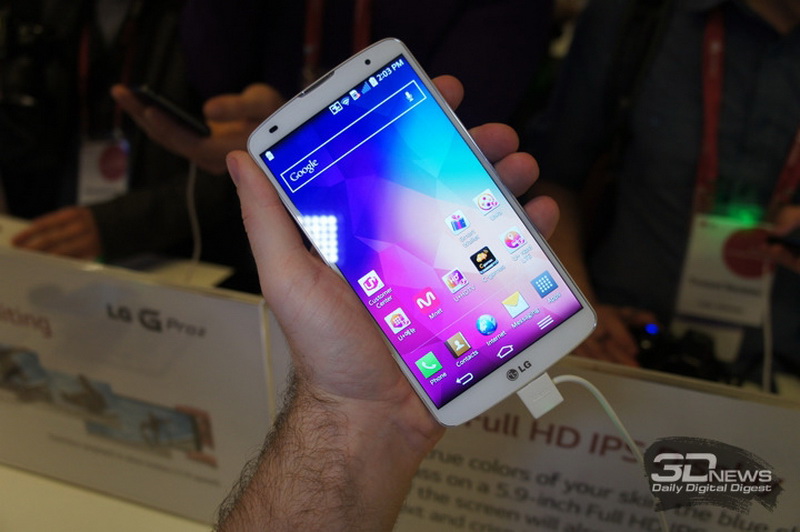 LG представила новые смартфоны и мощный фаблет - ФОТО