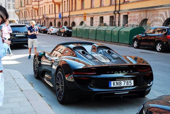 Новый роскошный автомобиль Ибрагимовича - ФОТО - ВИДЕО