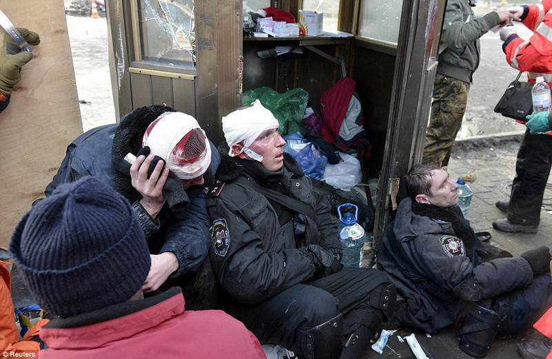 Студенты захватили здание минобразования в Киеве - ОБНОВЛЕНО - ФОТО