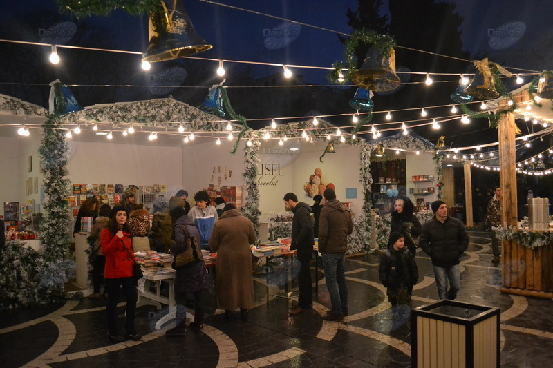 Настоящая сказка: новогодняя ярмарка в центре Баку - РЕПОРТАЖ - ФОТО