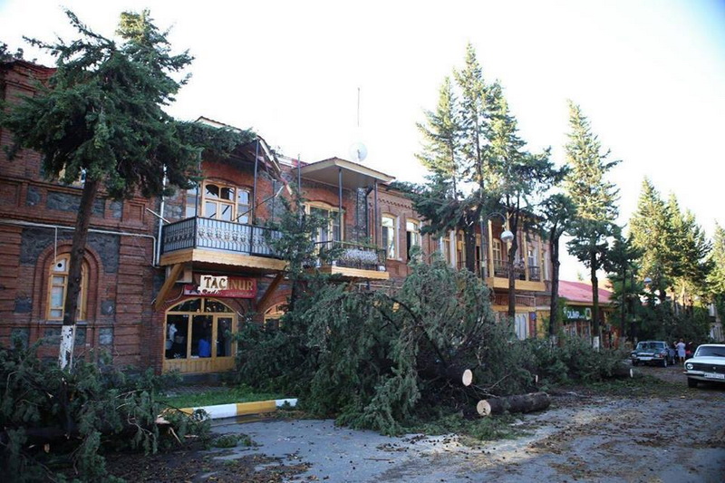 Külək iki rayonu viran elədi - YENİLƏNİB - FOTO