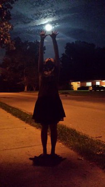 Земляне увидели самое яркое и красивое суперлуние 2014 года - ОБНОВЛЕНО - ФОТО