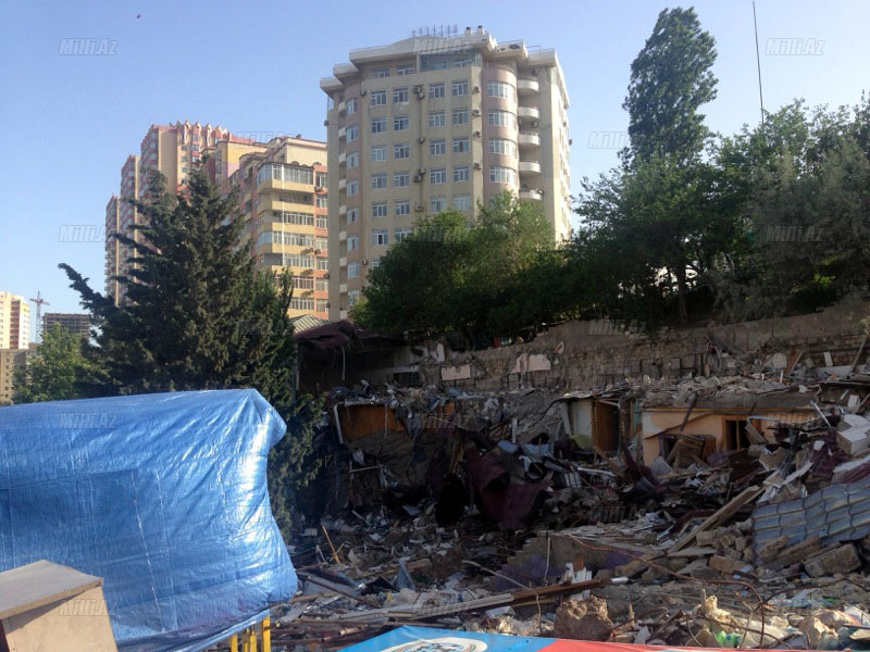 Bakının qeyri-adi restoranı yerlə yeksan oldu - FOTO