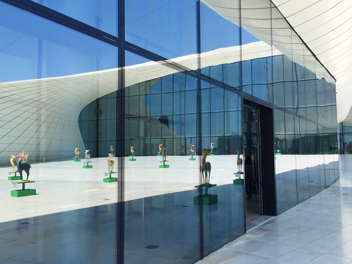 Центр Гейдара Алиева привел в восторг известного блогера - ФОТОГАЛЕРЕЯ